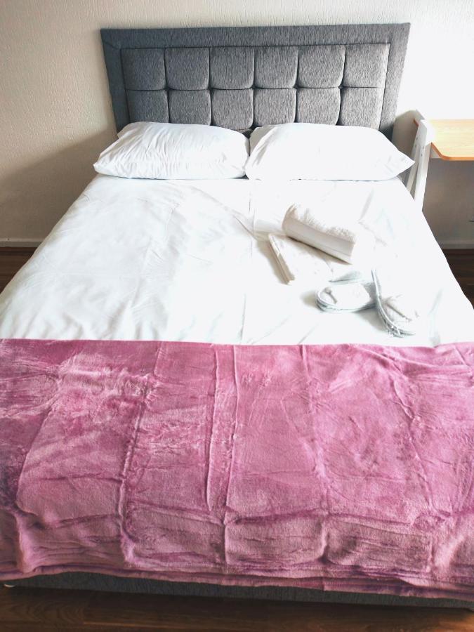 Holiday Home แมนเชสเตอร์ ภายนอก รูปภาพ