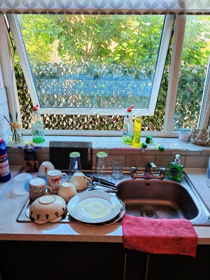Holiday Home แมนเชสเตอร์ ภายนอก รูปภาพ